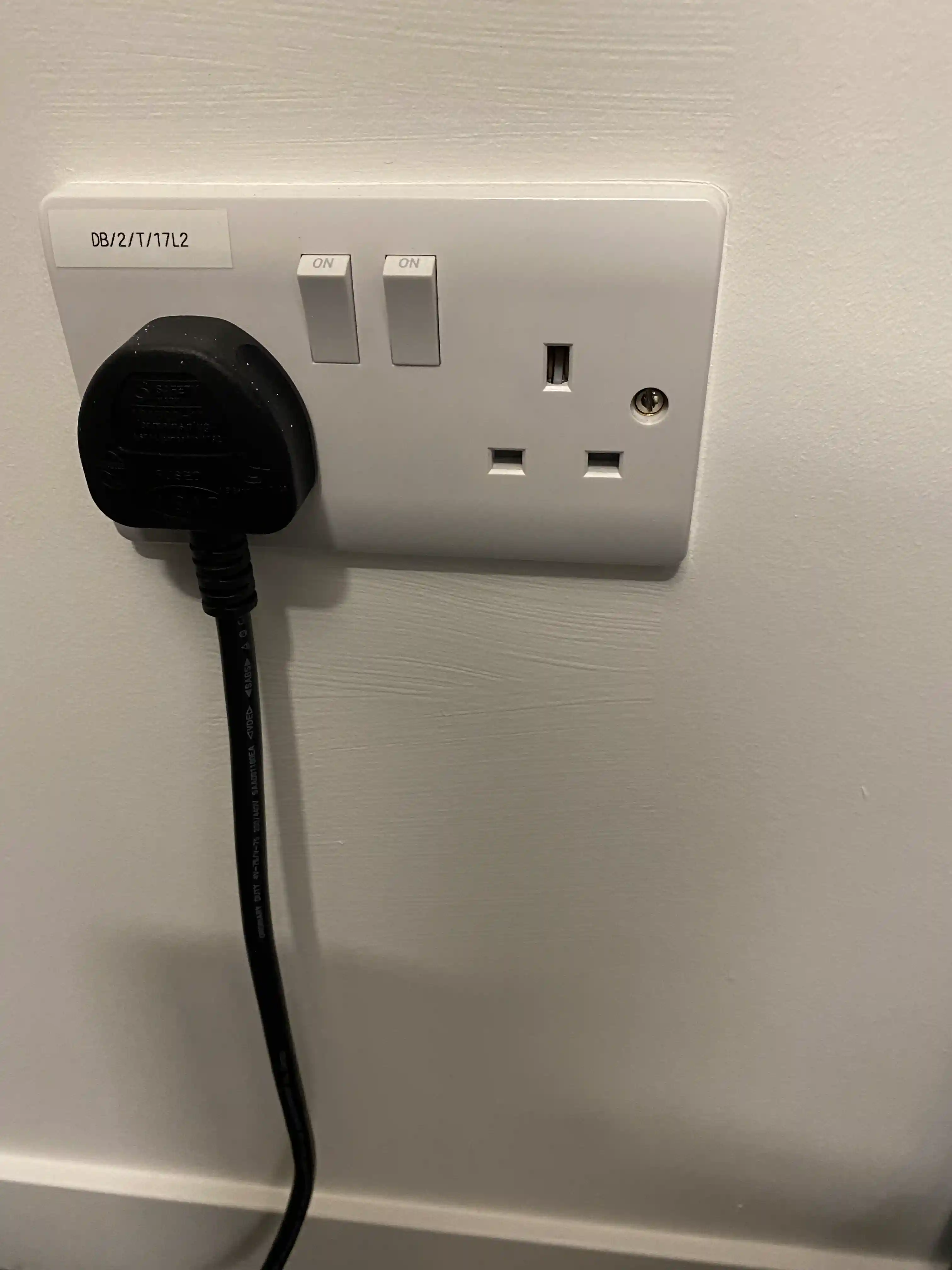 Emergency Electrician Luton